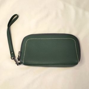 Wristlet wallet